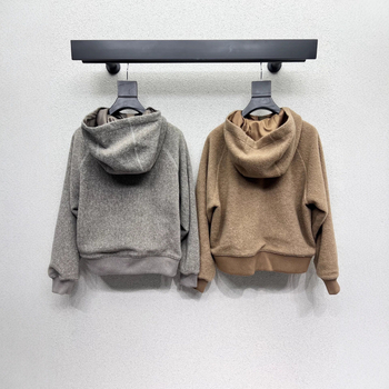 Kapuljača Sherpa duksa džemper s izvezenim slovima, normalnog kroja