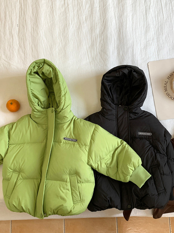 Bērnu Down jaka ar korejisku stilu, zēniem, ar kapuci un rāvējslēdzēju, bieza pūka pildījums, īss griezums, brīvs siluets, vecums 3–8 gadi