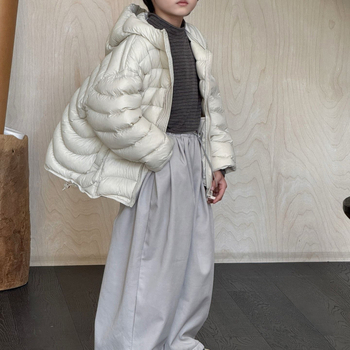 Zēnu ziemas jaka ar pīļu pūka pildījumu, pūka saturs ≥95%, ar kapuci un rāvējslēdzēju