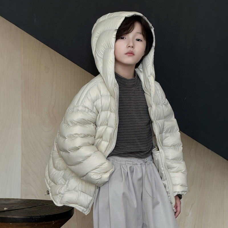 Zēnu ziemas jaka ar pīļu pūka pildījumu, pūka saturs ≥95%, ar kapuci un rāvējslēdzēju