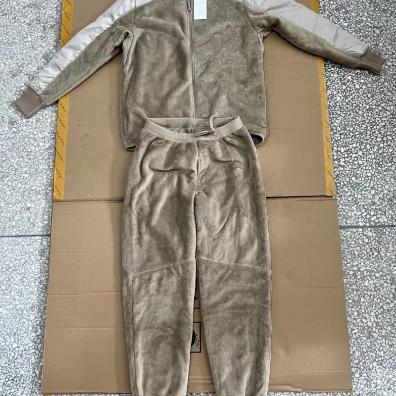 Jakna od flisa, kordurij tkanina, podstava coral fleece, stil kardigan, 30-50% perja, uniseks