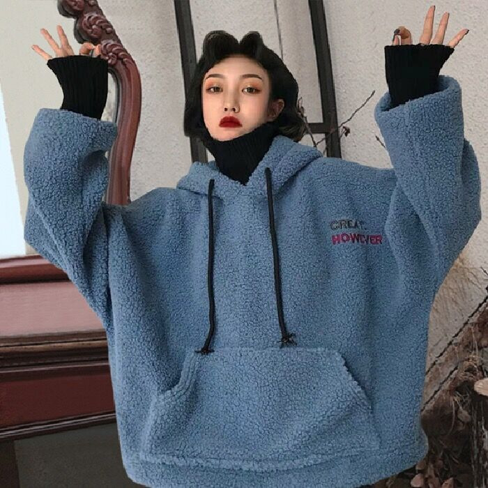 Ženski hoodie pulover s flis podstavom od poliestera, debeli materijal, dugi rukavi, širok kroj