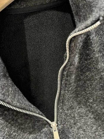 Ženski džemper s flis podstavkom, polu-zip i stojeći ovratnik, udoban kroj, poliester
