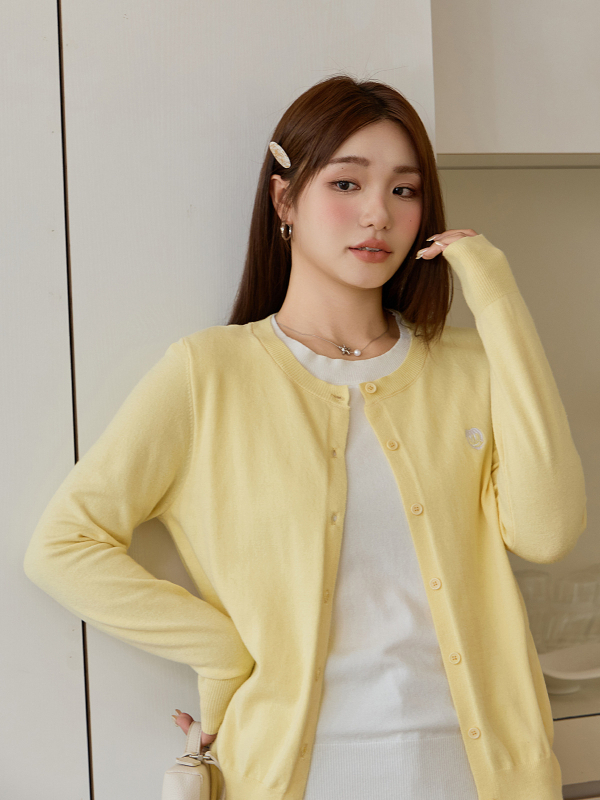Korejski stil, lažni dvodjelni izgled, kontrastna šarena izvezena, pleteni top, jesen, ženski, slobodan kroj, veličina L, 66025