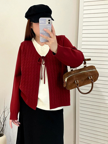 Κουκούλα πλεκτό τοπ με δέσιμο μπροστά – μείγμα πολυεστέρα-βισκόζη, μακριά μανίκια, V-λαιμού, Χειμερινή συλλογή 2025