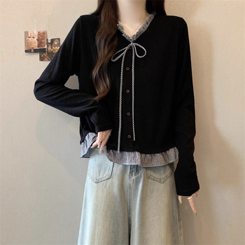 Pleteni top s dugim rukavima i lažnim dvodijelnim dizajnom, uzorak usklađivanja boja, kapuljača, V-izrez, poliester, duljina 50–65 cm