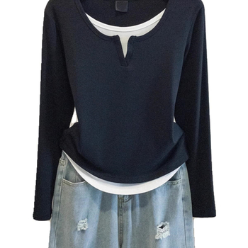 Tricou cu model geometric (țesătură plată, decolteu în V, mâneci lungi, croială Slim)