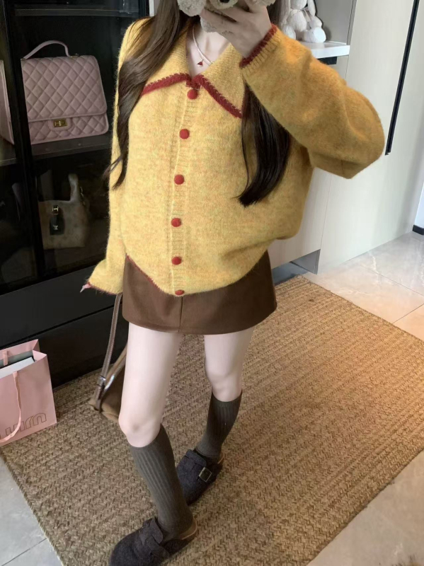 Cardigan tricotat pentru femei, cu guler polo, mâneci lungi, închidere cu nasturi pe un rând, lungime medie, croială regulată, amestec acril-poliester