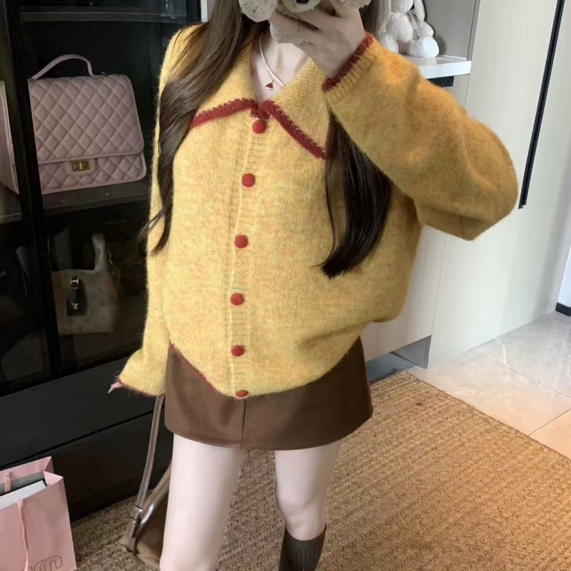 Cardigan tricotat pentru femei, cu guler polo, mâneci lungi, închidere cu nasturi pe un rând, lungime medie, croială regulată, amestec acril-poliester