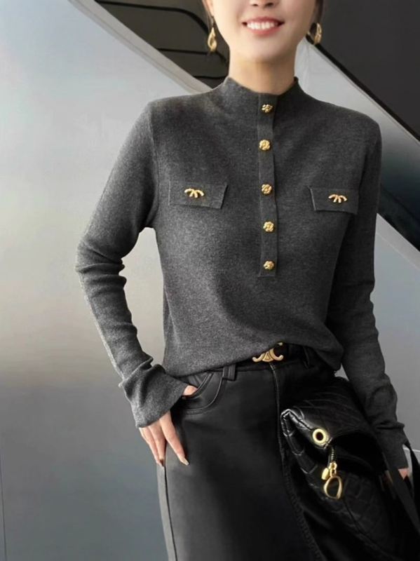 Pulover tricotat cu glugă și guler înalt, din fir de viscose, mâneci lungi