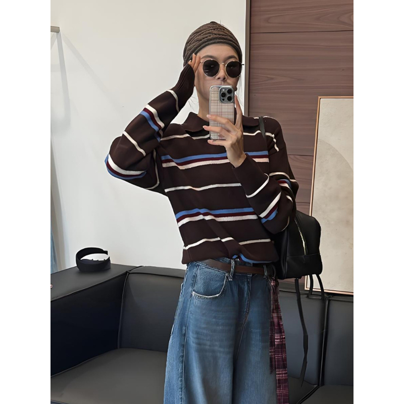 Pulover cu guler polo, mâneci lungi, tricot gros, dungi contrastante, țesătură din lână