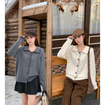 Palton-sweater tricotat cu guler polo, închidere cu nasturi pe un rând, mâneci lungi, acrilic, iarna 2025