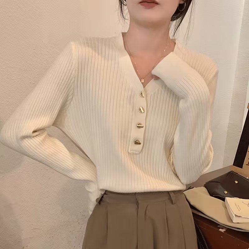 Cardigan din amestec de lână, decolteu în V, croială lejeră, mâneci lungi, tricot mediu, model solid, nasturi multipli, finisaj anti-ștergere, colecția toamnă-iarnă 2023