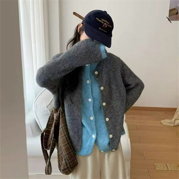 Cardigan tricotat gros cu aspect de două piese false, guler rotund, mâneci lungi, croi lejer