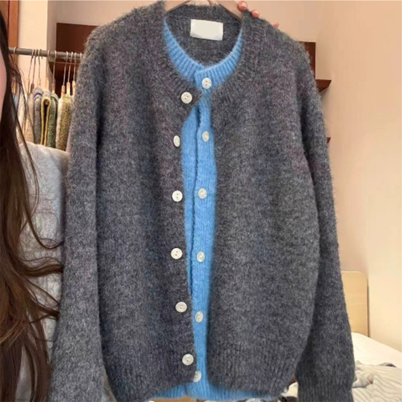 Cardigan tricotat gros cu aspect de două piese false, guler rotund, mâneci lungi, croi lejer