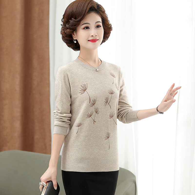 Izdrukāts adīta tops sievietēm vidējā un vecākā vecumā, rudens–ziema, zems apaļš kakla izgriezums, viskozes-nylona maisījums, viskoze 30–50%, nylons 30–50%