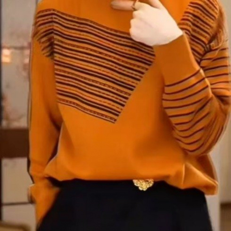 Γυναικείο μάλλινο πλεκτό T‑shirt, χαλαρή γραμμή, με κουκούλα και μισό ζιβάγκο, μήκος 50–65 εκ