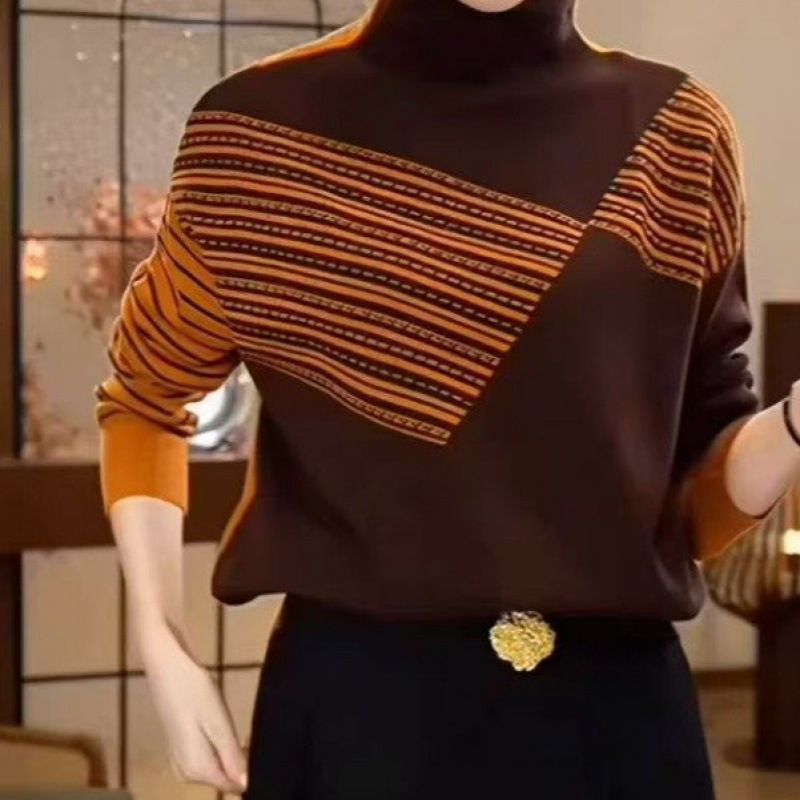 Γυναικείο μάλλινο πλεκτό T‑shirt, χαλαρή γραμμή, με κουκούλα και μισό ζιβάγκο, μήκος 50–65 εκ