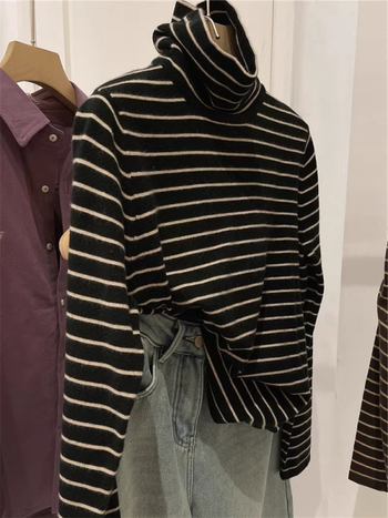 Ženska prugasta bluza s dugim rukavima, visokim ovratnikom i kapuljom, uski kroj, srednje debljine, zima 2025