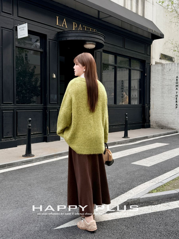 Alpaka villa segu polüestriga 50–70%, V-kaelusega, kapuutsiga, pikkade varrukatega, keskmise pikkusega, igapäevane jaapani-korea stiil