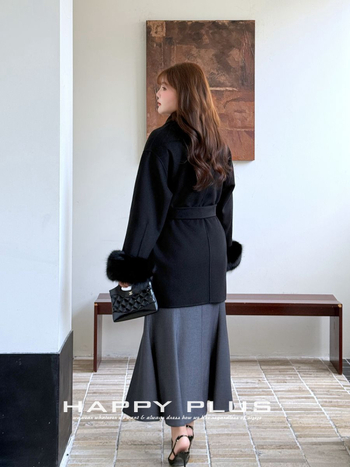 Luksuzni dvostruki vuneni kaput s lisovom krznom, jednostavan uzorak, mješavina vune i poliestera, dugi rukavi, duljina 80–100 cm