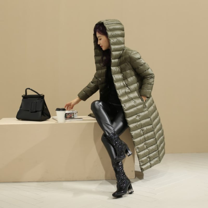 Ženska duga kaput jakna s remenom - kapuljača, slim-fit, vanjski najlon, punilo bijeli gusji down, 50% down, 51–55% kašmira, jednostruko kopčanje