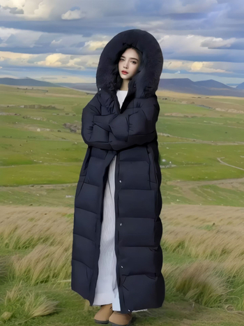 Lúdtollal töltött pehelykabát, extrém hosszú, kapucnis, róka szőrrel bélelt gallérral, lazán szabott, 51-55% tolltartalom