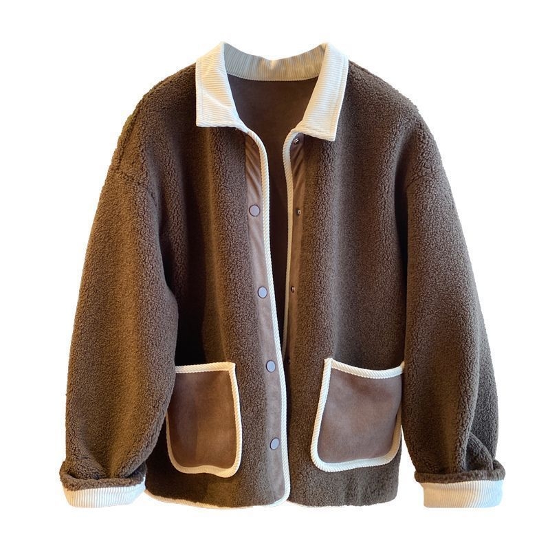 Ženski kaput od chenillea, opuštenog kroja, polo ovratnik, bez rukava, ultrakrata duljina, džepovi i ukrasni gumbi.