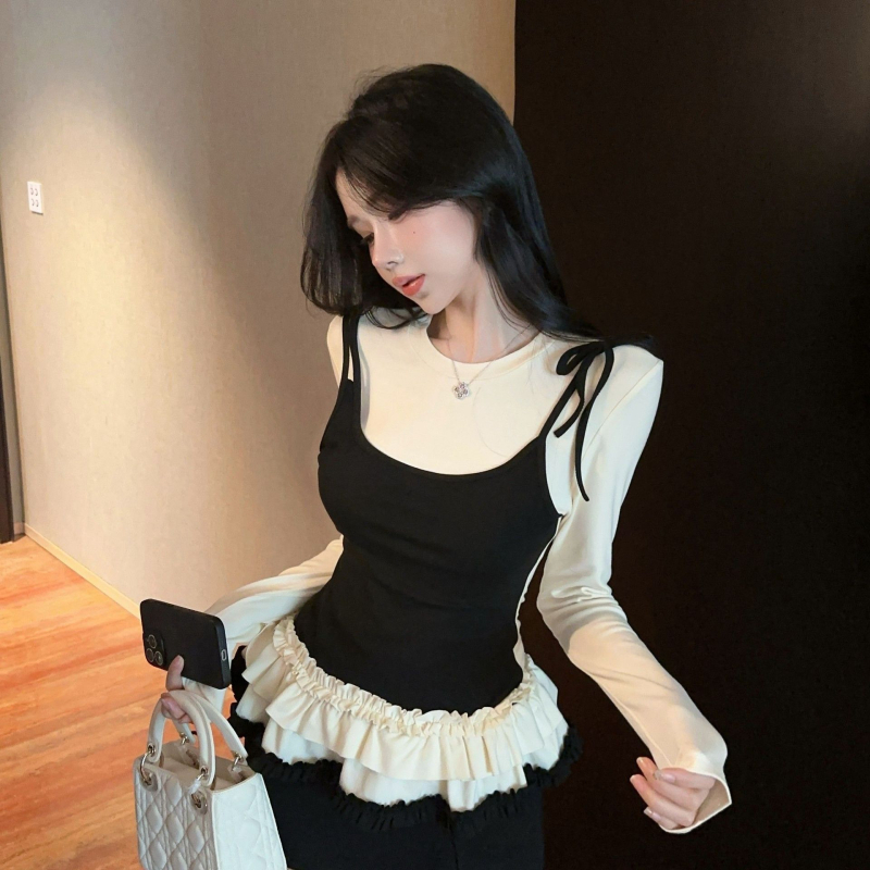 Τοπ πλεκτό με δαντελένιο σχέδιο, βαμβακο-ελαστικό μείγμα, μακριά μανίκια, στρογγυλός λαιμός, εφαρμοστή γραμμή