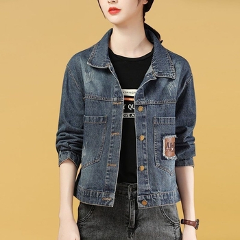 Džins jakna, ležernog kroja, dugi rukavi, polo ovratnik, tkanina od organskog pamuka, duljina 50–65 cm, jesen 2023