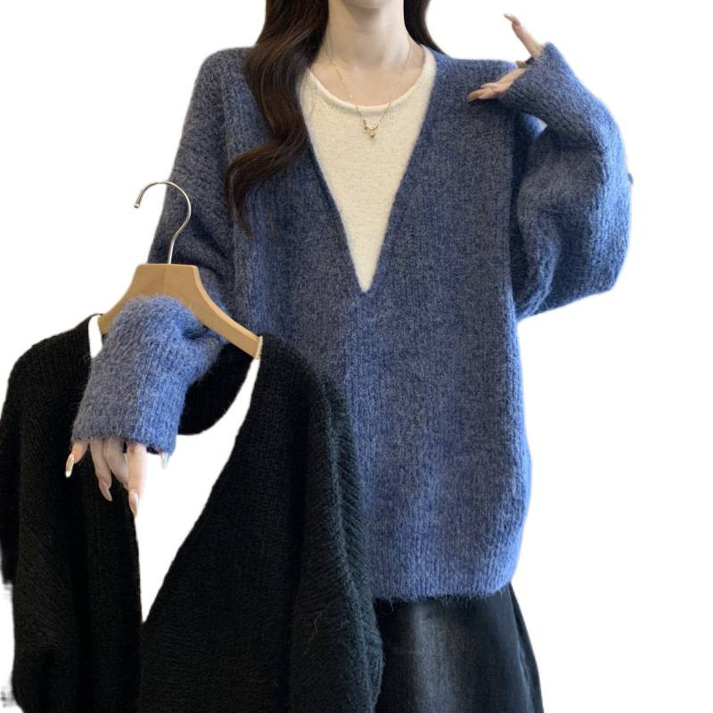 Naistele mõeldud paksu kudumi kampsun pikkade varrukatega, ümmarguse kaelusega, viskooskiududest, kolāžmustr kooskõlas toonides