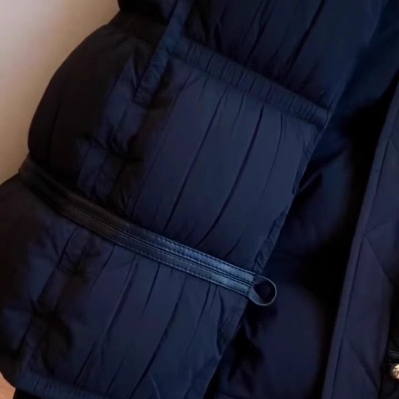 Ženska jakna od chenilla s pamučnim punilom i elastanom, polo ovratnik, bez rukava, ultra kratka duljina