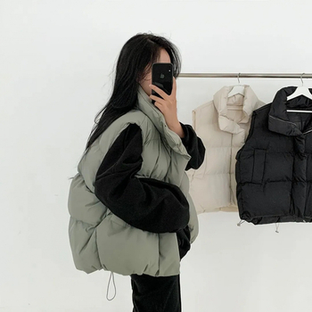 Ženska vest bez rukava u uličenom stilu s zatvaračem, poluvo visoki ovratnik, 3/4 rukavi, triacetatna tkanina, sadržaj 95%+