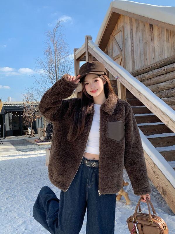 Ženska jakna od poliestera s flisom, polo ovratnik, prednji zip, A-linija kroj, dugi rukav, jesen-zima 2025