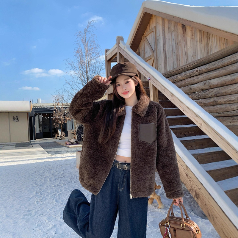 Ženska jakna od poliestera s flisom, polo ovratnik, prednji zip, A-linija kroj, dugi rukav, jesen-zima 2025