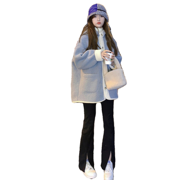 Ženska Chenille jakna s kapuljom, podstavljena umjetnom ovčjom vunom, slobodan kroj, dugi raglani rukavi, kopčanje na jednom zatvaraču, zima 2025