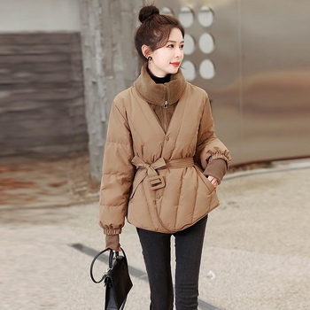 Ženska jakna s perjem — punilo bijelo kačje perje, kašmir 51–55%, tkanina poliester, dugi rukavi, ovratnik lapel, jednodijelno kopčanje, labavi kroj, gradski stil