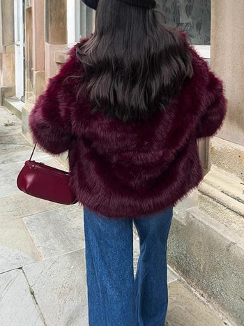 Ženski zimski kaput od umjetnog krzna s ovratnikom od lažne lisice, dugi rukavi, elegantan stil