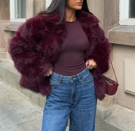 Ženski zimski kaput od umjetnog krzna s ovratnikom od lažne lisice, dugi rukavi, elegantan stil