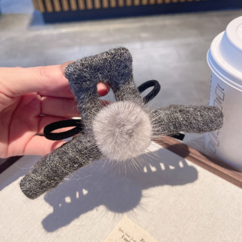 Κλιπ μαλλιών με μπάλα γούνας από βελούδο, χειροποίητο, τύπος γκριπερ, ρετρό σχεδιασμός, φρέσκο και γλυκό στυλ για γυναίκες