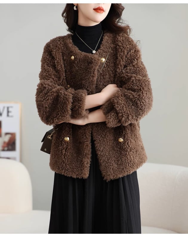 Ženski kaput od krzna, kratak model, tkanina od vune i poliestera, dugi rukavi, duljina 50–65 cm, zima 2024