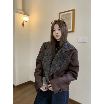 Žensko PU kožno kratko jakna s umjetnim ovčjim krznom, moto stil, patchwork dizajn, zima 2024