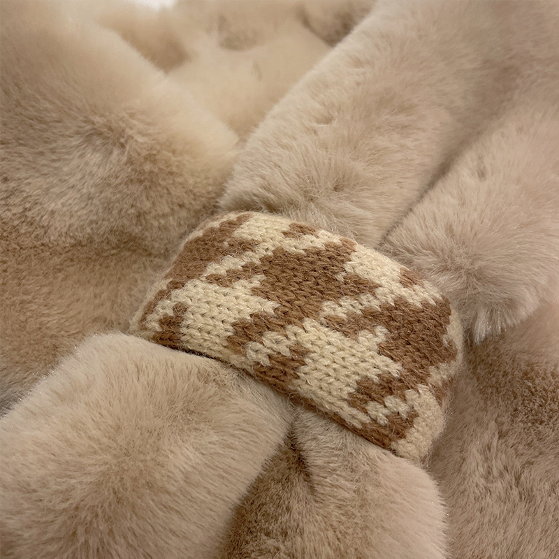 Šal s warp-knit pletenjem i teksturom imitacije zeca, zimsku toplinu; porijeklo Jiaxing, stil Puchang.