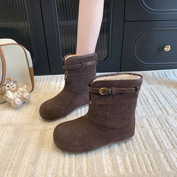 Ženske zimske čizme, gornji dio od suedea, unutrašnjost od umjetnog pliša, niski kroj, gumena potplata