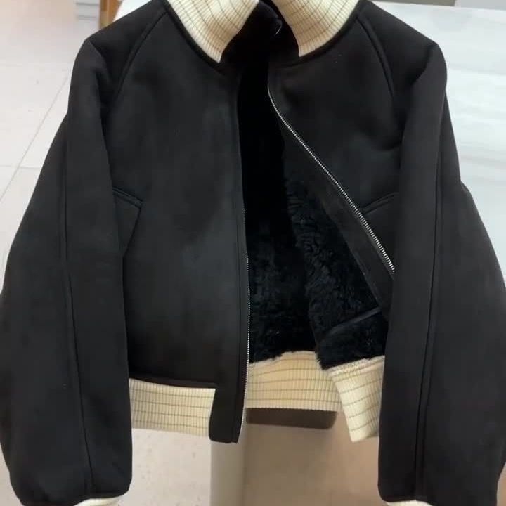 Kaput od ovčje vune s flis podstavom, dugi rukavi, stojeći ovratnik, srednje duljine