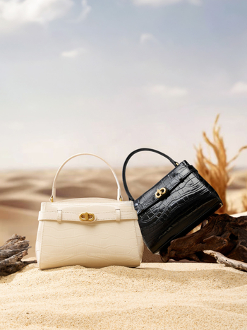 Чанта Kelly — естествена кожа, хоризонтална квадратна форма, двуслойна телешка кожа, подплата полиестер‑памук, вътрешен джоб с цип и джоб за телефон, с една презрамка, за ежедневна употреба