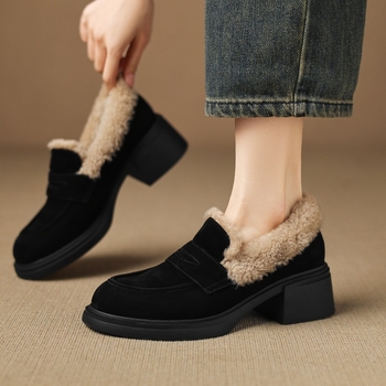 Sieviešu loaferi ar apaļu purnu, augšdaļa no aitas ādas, retro stils, iekšpuse ar vilnas odere