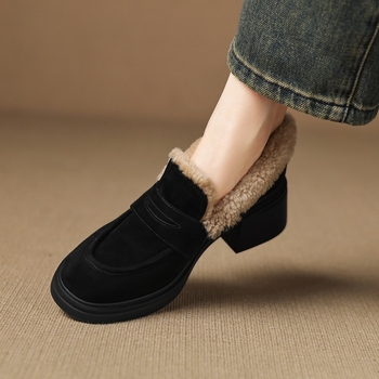 Sieviešu loaferi ar apaļu purnu, augšdaļa no aitas ādas, retro stils, iekšpuse ar vilnas odere