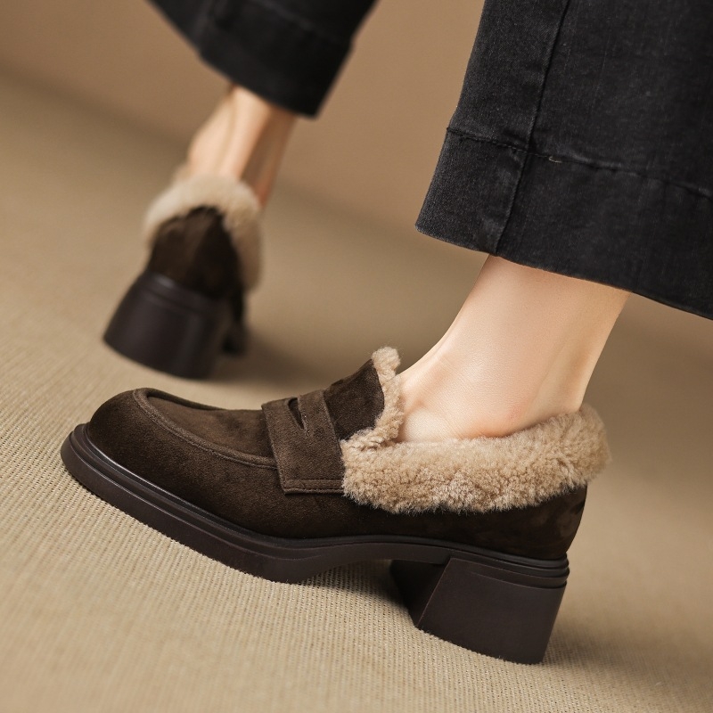Sieviešu loaferi ar apaļu purnu, augšdaļa no aitas ādas, retro stils, iekšpuse ar vilnas odere