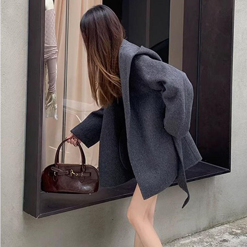 Palto od Chenille, quilted dizajn, slobodan kroj, kratka duljina, ovratnik sakoa